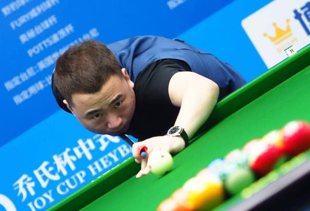 他为年轻球 他为年轻球