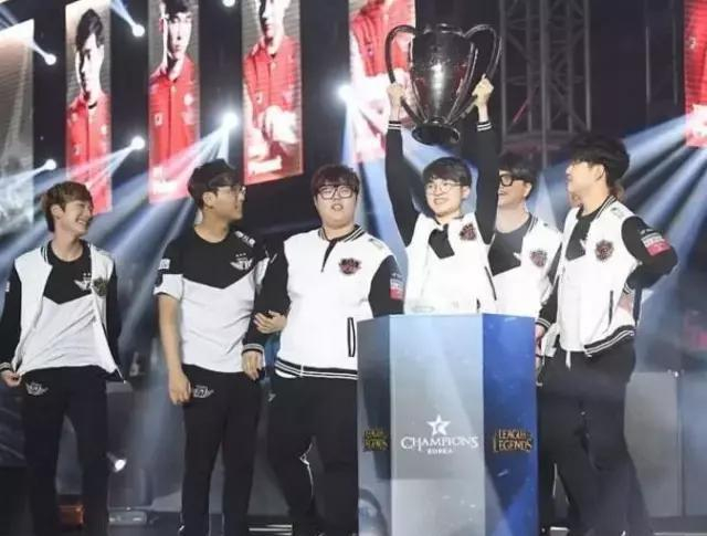 对整个团队 对整个团队