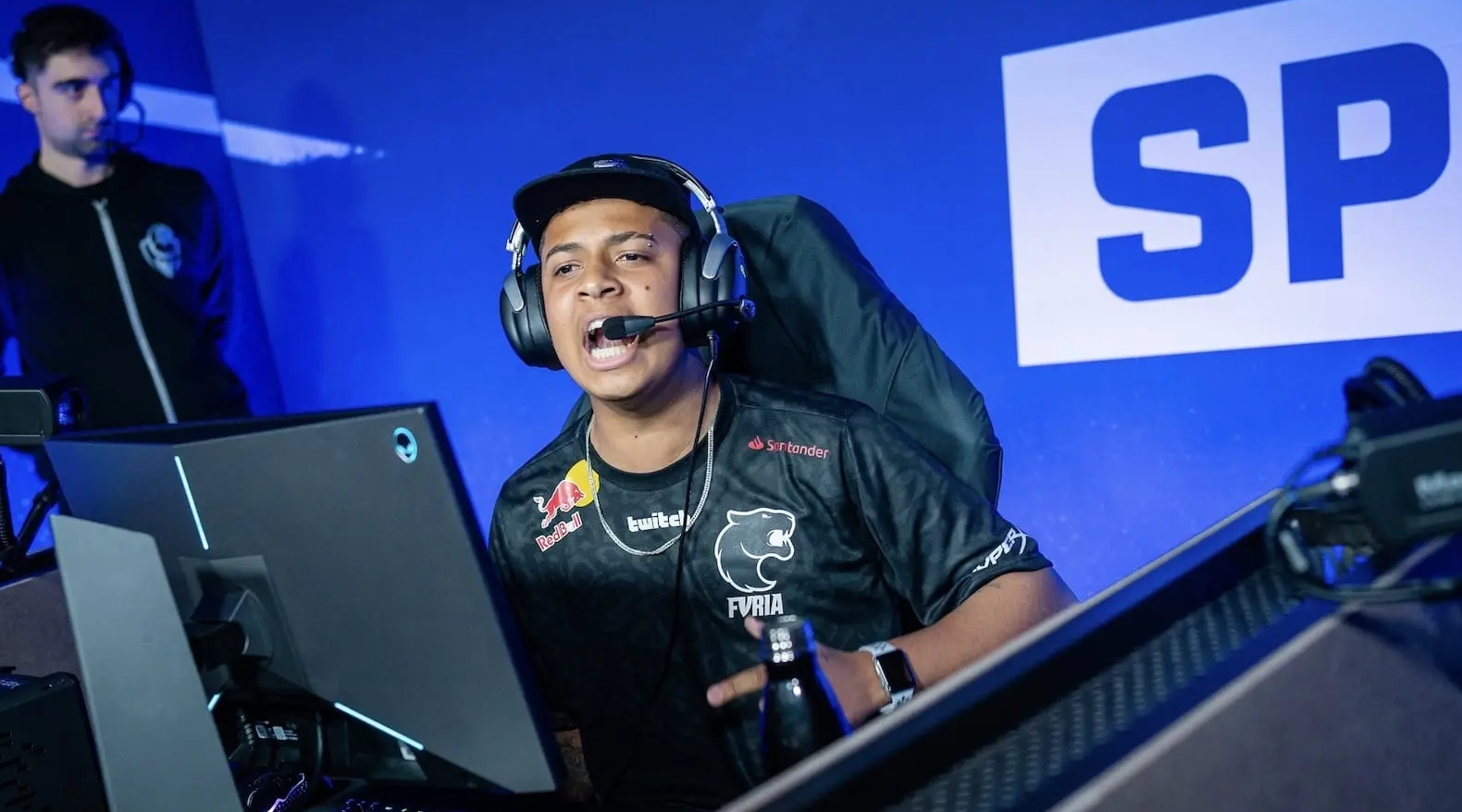 现出了高水 现出了高水