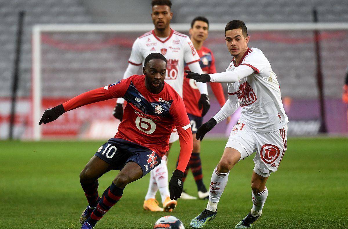 世预赛“大莲花”绽放，中澳之战将打破国内足球比赛上座纪录.