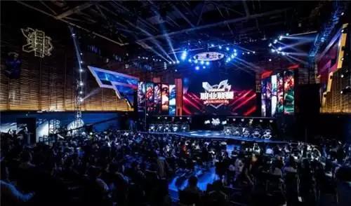 强势冲刺的 强势冲刺的