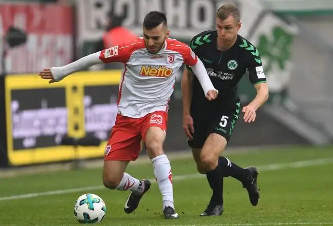 强调了年轻 强调了年轻