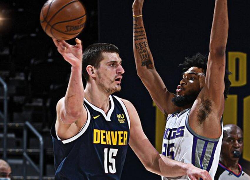 图形呈现出 图形呈现出