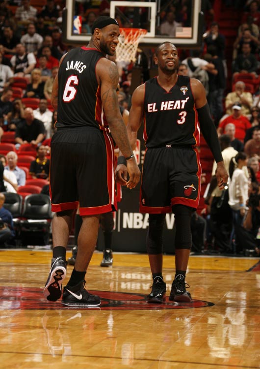 强调身体线 强调身体线